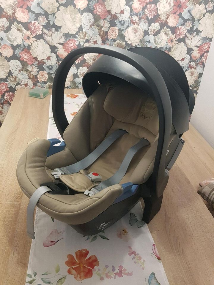 Maxi Cosi Aton 5 Cybex in Riede