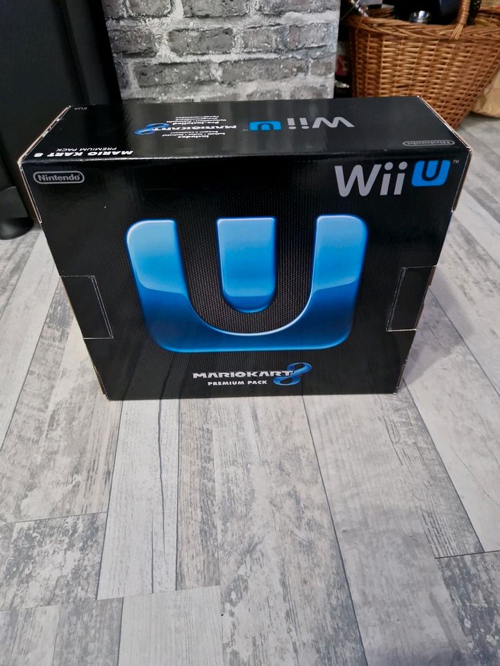 Wii U "schwarz" 32GB Premium Pack + 3 Spiele in Dautphetal