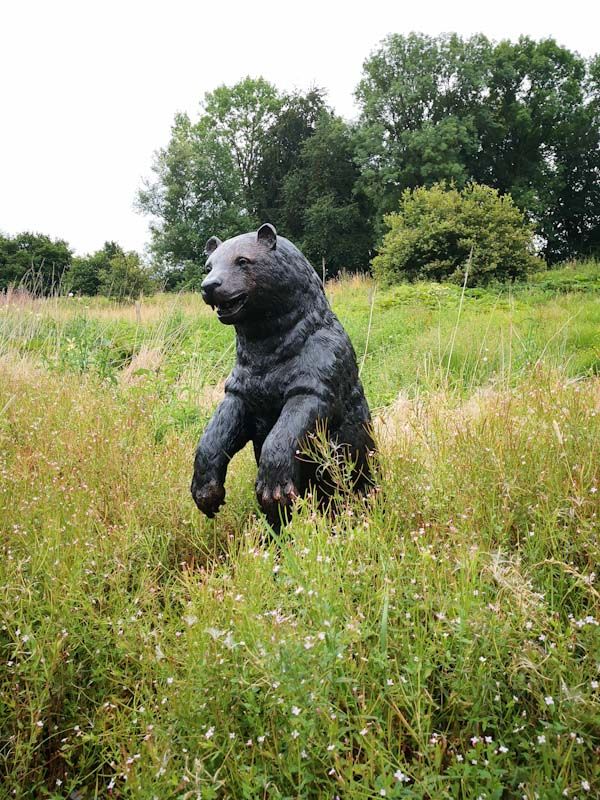 Stehende Bärenfigur aus Bronze - Dekofigur Bär in Berlin