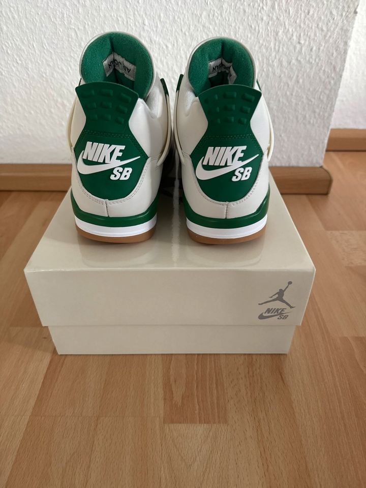 Air Jordan 4 Retro SB Pine Green in Mainz