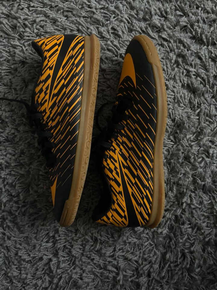 Nike Hypervenom 41 Schwarz / Orange 41 in Menden