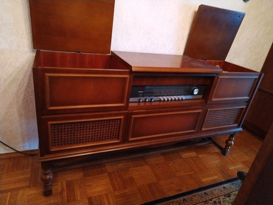 Grundig Stereoanlage mit Dual Plattenspieler 1210 in Lünen