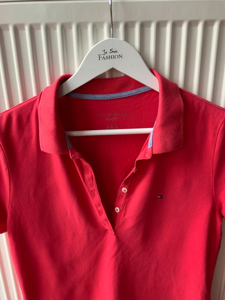 Tommy Hilfiger Damen Poloshirt, Gr. M, Koralle rot, Classic fit in Heiligenhaus