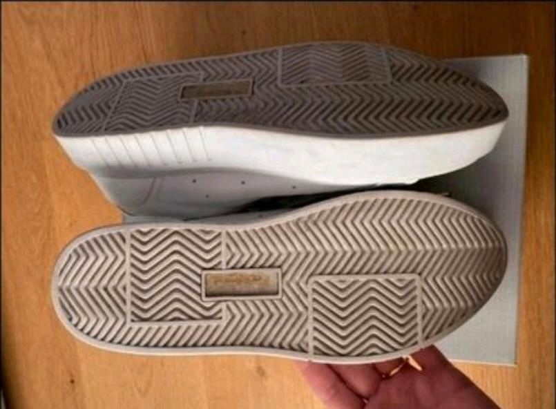 Leder Sneaker Adidas Größe 42,5 in Hamburg