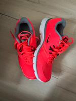 Turnschuhe Nike, Größe 41 Bayern - Werneck Vorschau