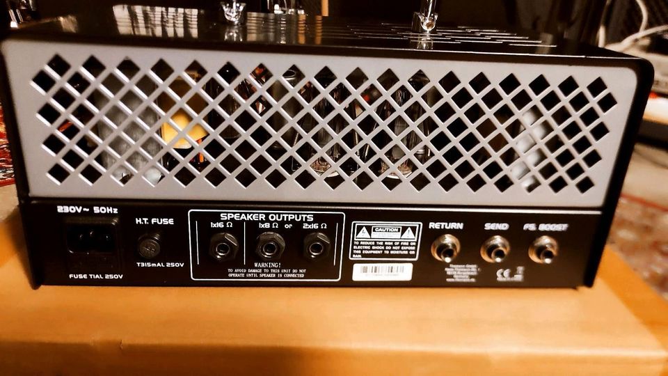 Harley Benton Mighty 15TH Topteil Tube Amp in Erfurt