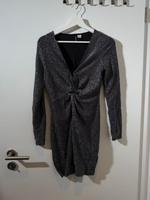 Silvester Kleid / Glitzer Kleid Silber H&M Divided- Größe S / NEU Rheinland-Pfalz - Niederwambach Vorschau