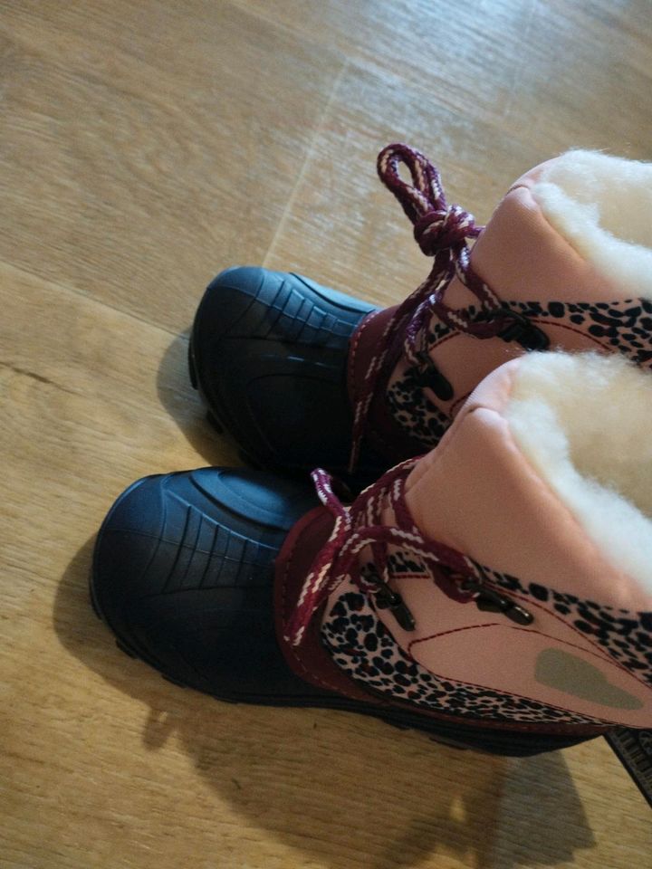 Baby Schuhe Größe 25 in Waren (Müritz)