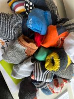 31 Paar Socken 19-22 Jungs alle Sorten siehe Fotos Hessen - Calden Vorschau