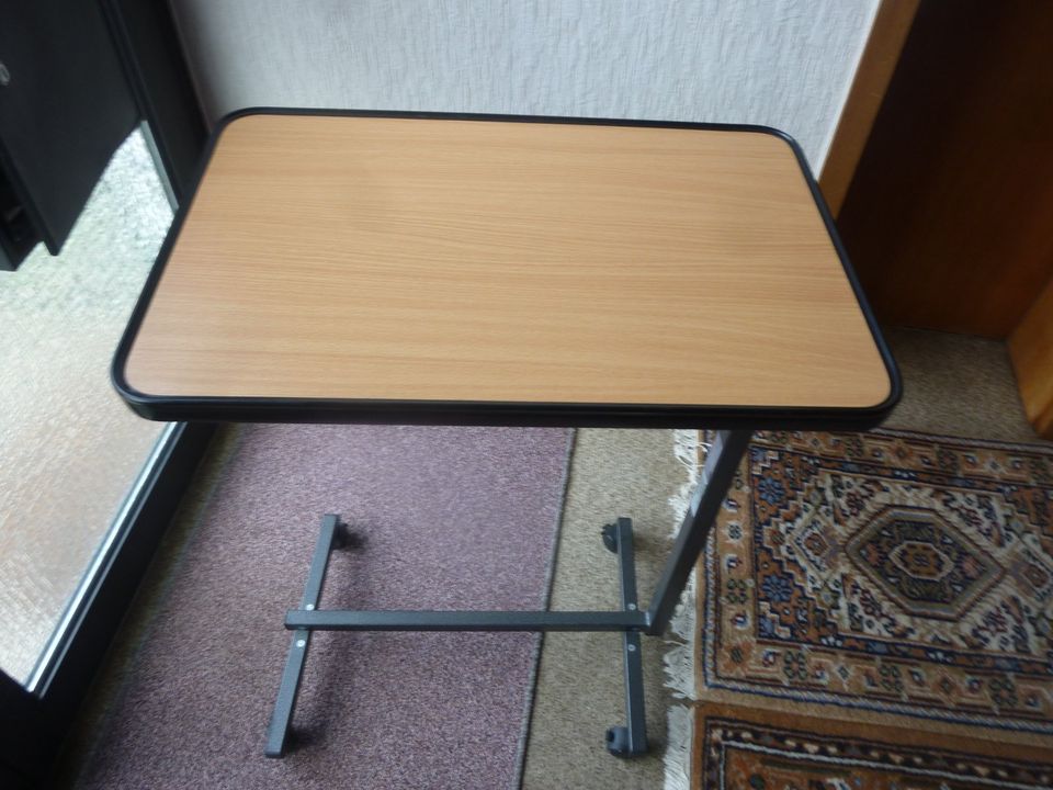 Pflegetisch - Beistelltisch -Bett-Tisch in Hanhofen
