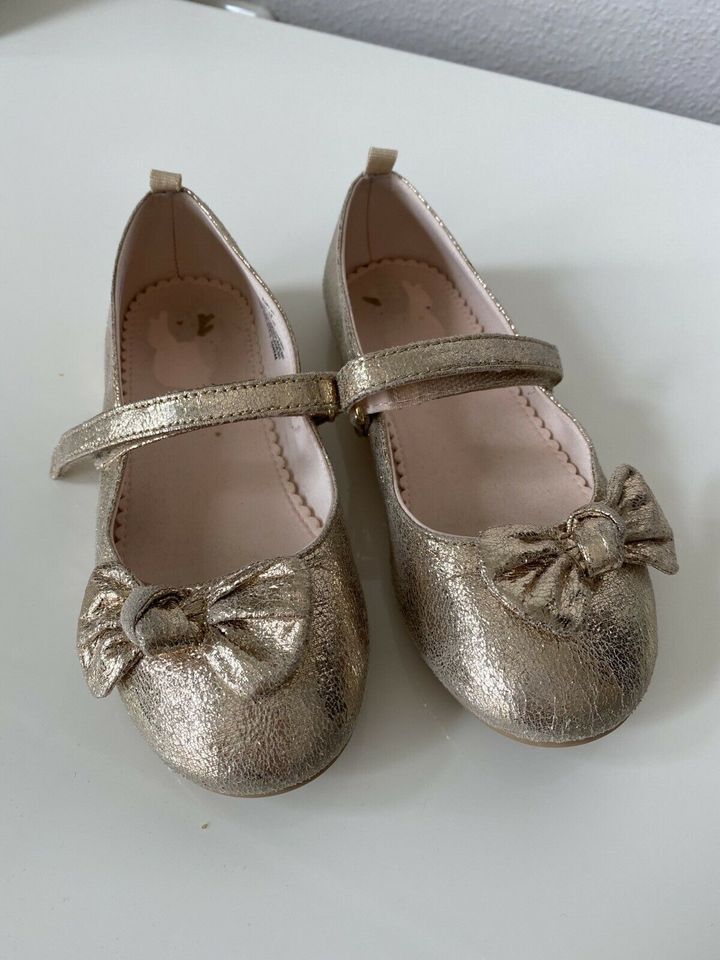 Festliche Ballerinas mit Schleife Gr.30 in gold in Hamburg