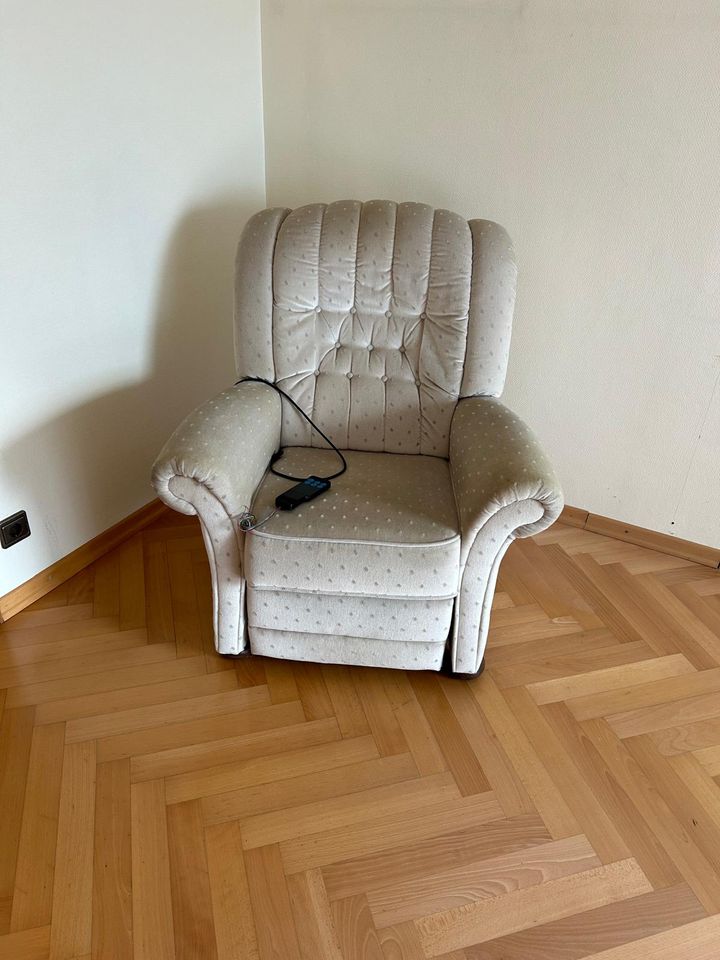 Sessel mit elektrischer Steuerung in Hanau