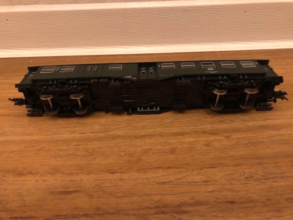 3xUmbauwagen 1./2. Klasse, Gepäckabteil H0/ Roco 4253, 4250, 4254 in Hamburg