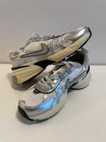 Nike V2K Run Metallic Silver/White Berlin - Friedenau Vorschau