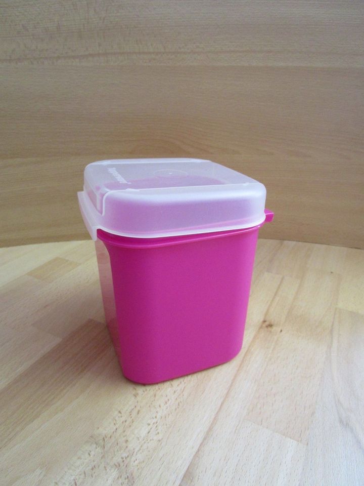 Tupperware Bellevue klein rosa Dose mit Deckel 1,2 l Vorratsdose in Ansbach