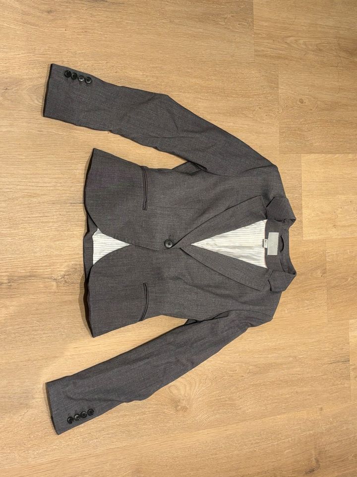 Grauer Blazer H&M in Duisburg