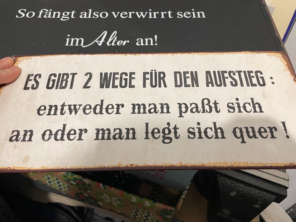 Blechschild Deko Zwei Wege für den Aufstieg in Olpe