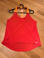 Sportoberteil Nike rot in S Rheinland-Pfalz - Montabaur Vorschau