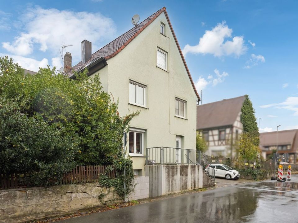 Einfamilienhaus mit viel Potential in Hetzles in Hetzles