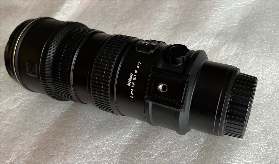 Objektiv Nikon 70-200 f1:2,8G ED AF-S VR NIKKOR in Stein
