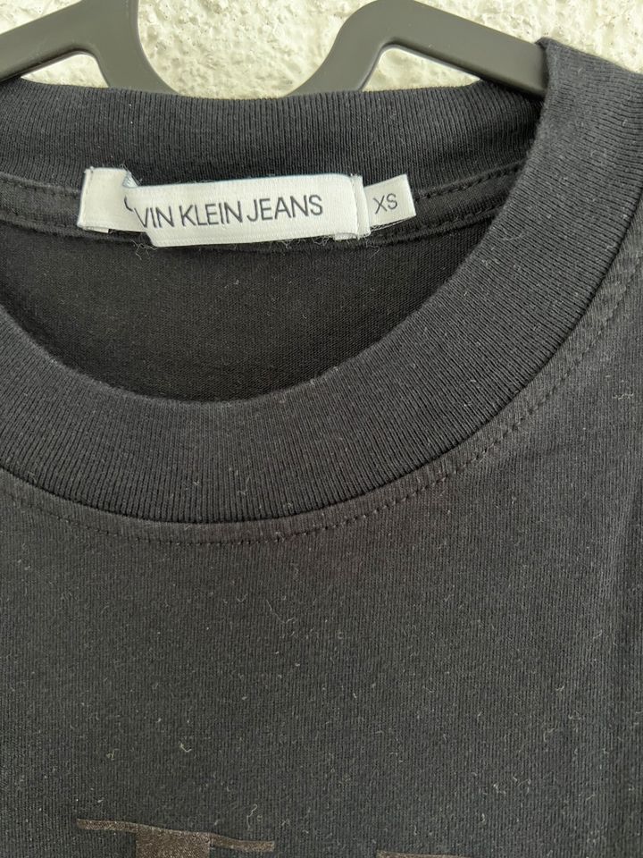 Calvin Klein Jeans Damen T-Shirt XS schwarz in Röthenbach