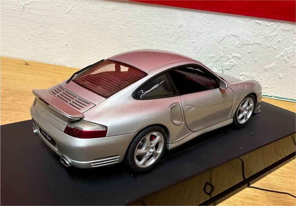 AUTOart 996 Porsche 911 Turbo Modellauto 1:18 77832 in Nürnberg (Mittelfr)