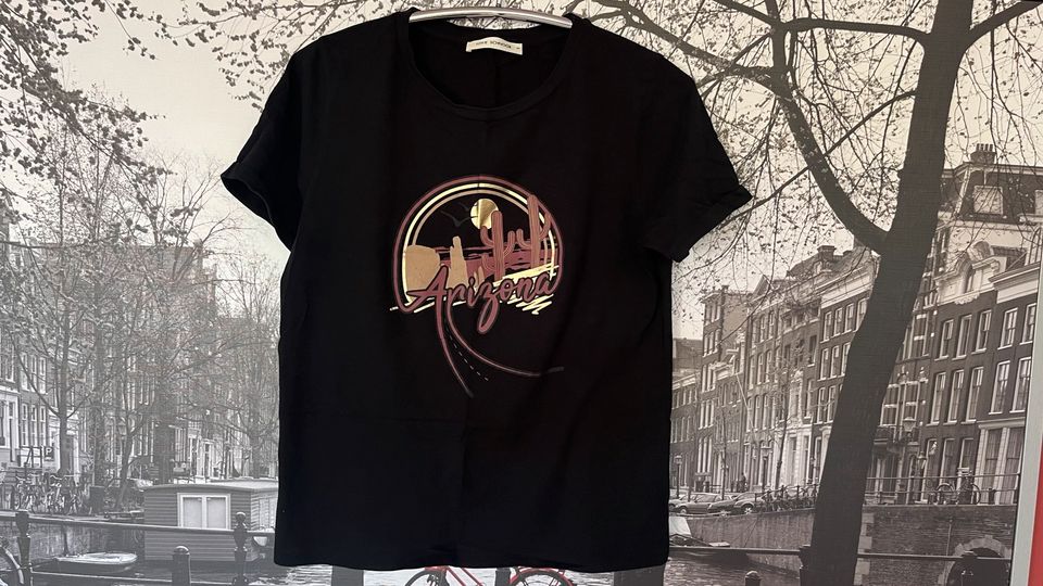 Sofie Schnoor T-Shirt Schwarz Gold I Print Arizona I M in Berlin