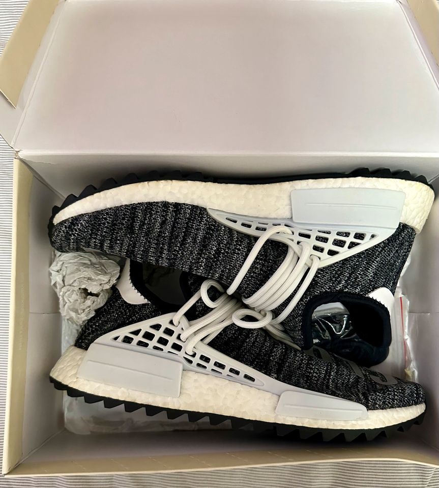 Adidas Human Race NMD Pharrell / Oreo / 45 1/3 in Lahr (Schwarzwald)