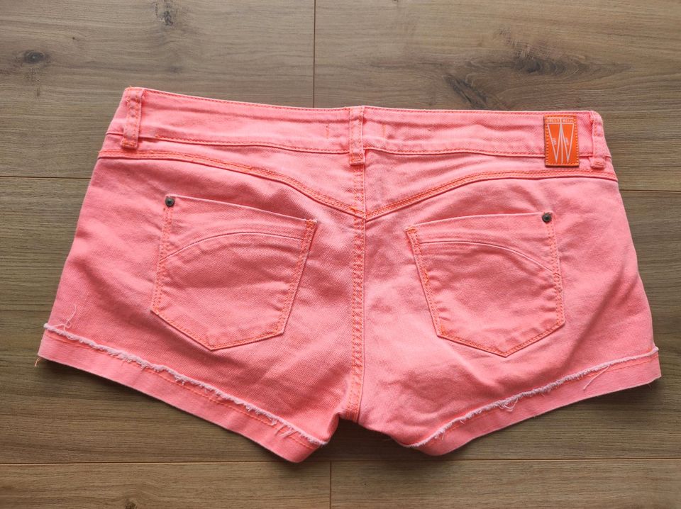 Tally Weijl Hose Short Gr. 42 40 L neon orange Hotpants Hose in Augsburg