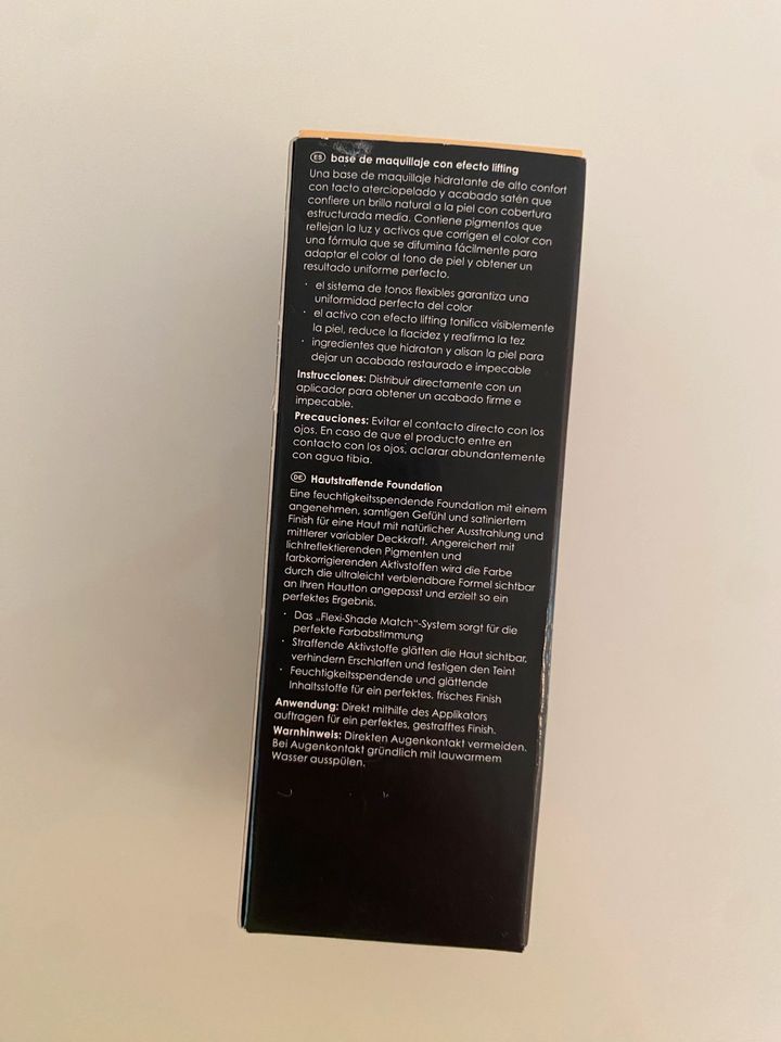 Rodial Skin Lift Foundation 40 Biscuit in Hamburg