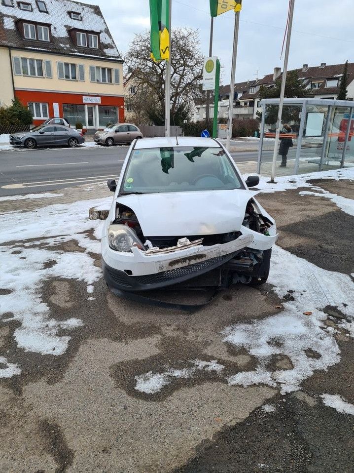 FORD FIESTA UNFALL VORNE in Fürth