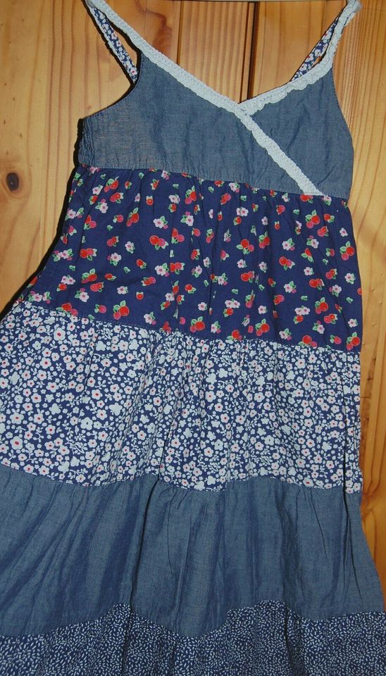 H&M Patchwork-Kleid Gr. 116 Denim/Blumen in Unterkirnach