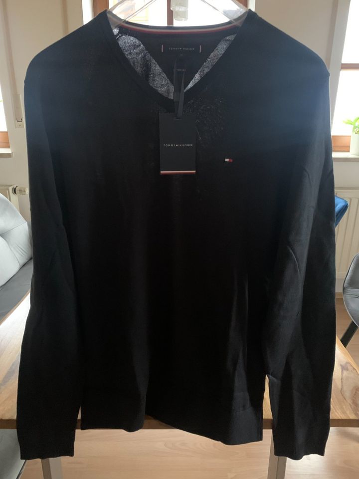 Tommy Hilfiger Pullover Pulli Oberteil Sweatshirt Größe M schwarz in Amberg