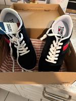 Tommy Jeans Hilfiger Turnschuhe neu mi.Etikett OVP schwarz  Gr 38 Bayern - Taching Vorschau