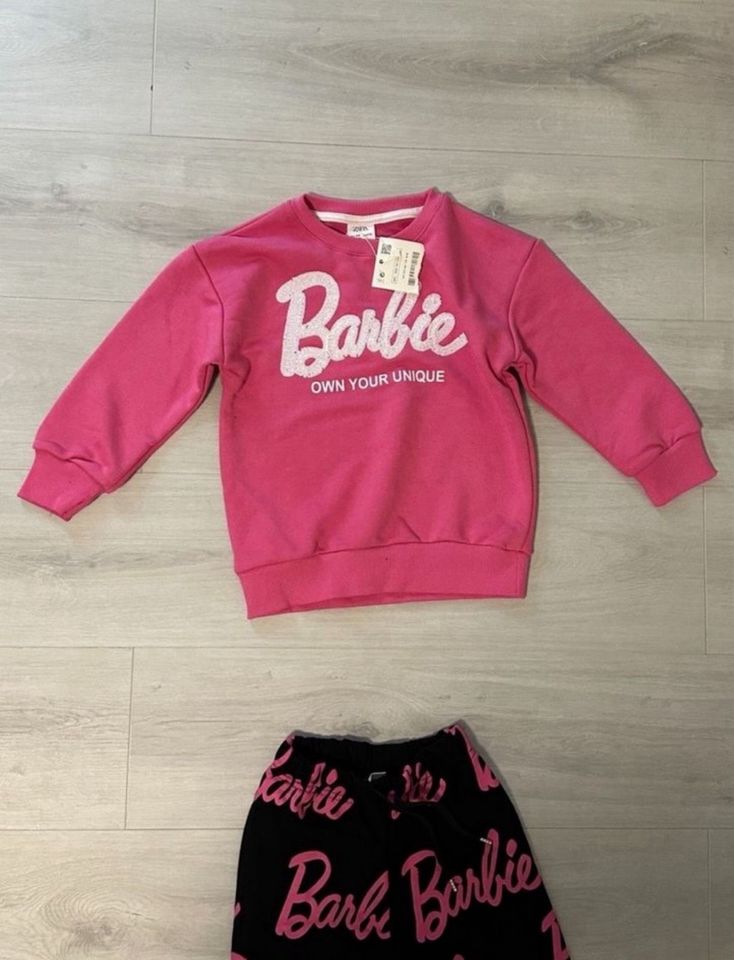 NEU BARBIE ZARA KINDER PULLOVER HOSE ANZUG 116 5-6 J. MÄDCHEN in Hamburg