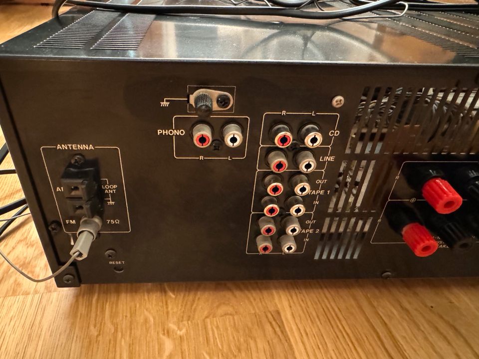 AKAI AA-39 Verstärker Receiver - top in Düsseldorf