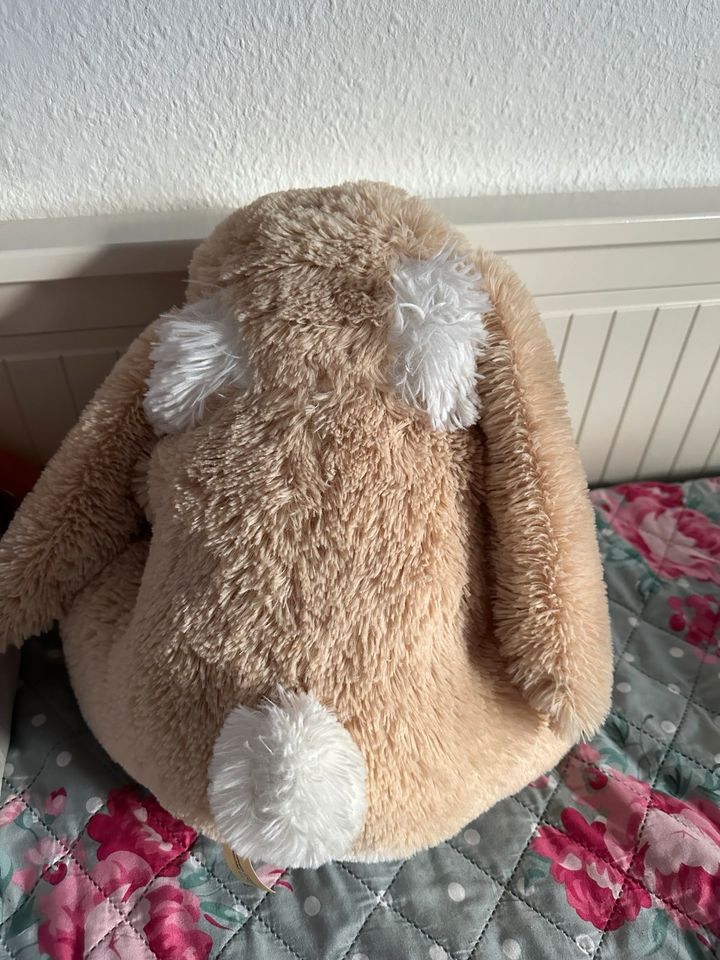 Bob der Bär Hase Kuscheltier Ostern in Wiesbaden