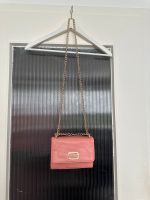 NEU GUESS Tasche Umhängetasche apricot Gold Düsseldorf - Hafen Vorschau