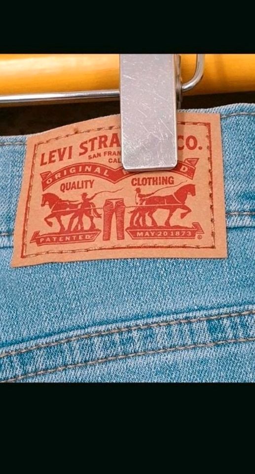 Levi's Damen Hose 314 Gr 28 / 32 Neu mit Etikett in München