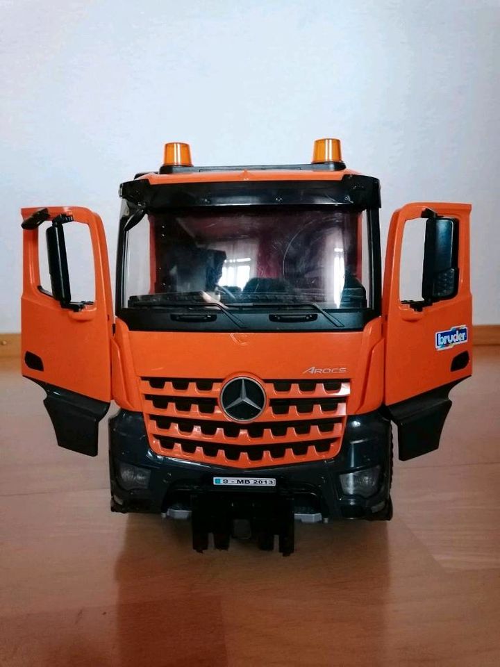 Bruder Actros Räumfahrzeug in Bamberg