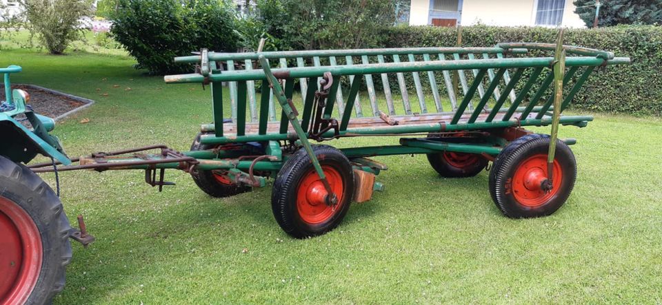 Traktor Anhänger Leiterwagen historisch antik landwirtschaftliche in St. Johann