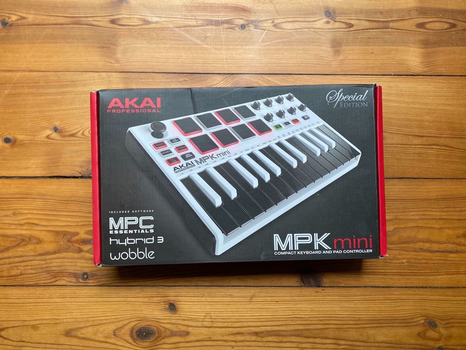 Akai MPK Mini (Special Edition black&white) in Berlin