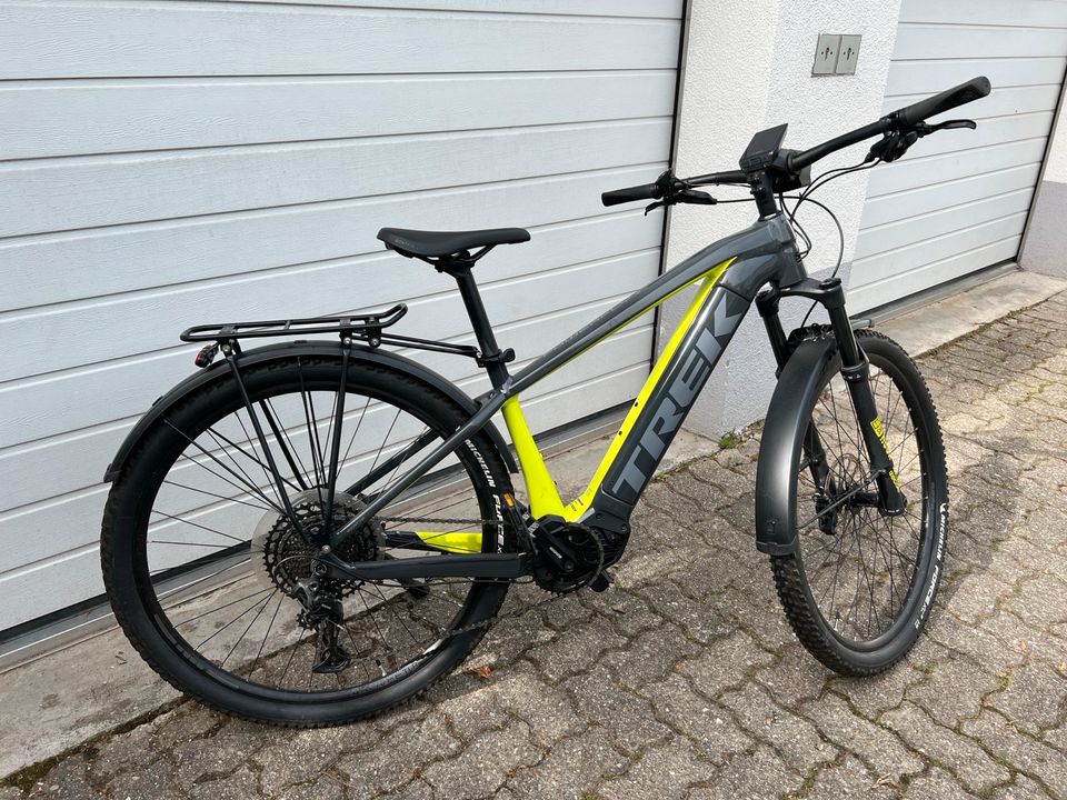 Trek Powerfly 5 mit einige Umbauten in Freiburg im Breisgau