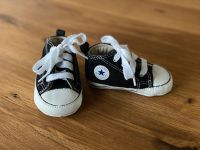 Babyschuhe Krabbelschuhe Allstar Converse Sneaker Größe 18 Baden-Württemberg - Endingen Vorschau