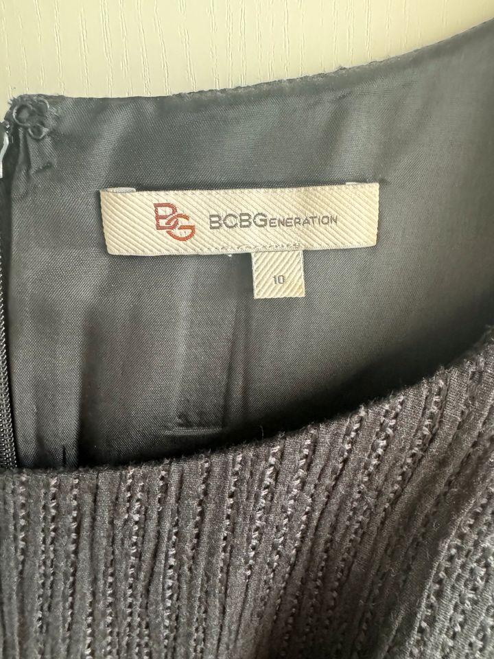 BCBG Max Arzria Etuikleid in Fröndenberg (Ruhr)