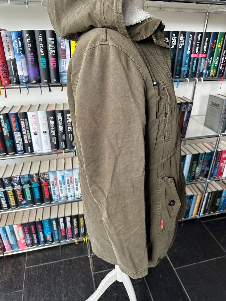 SuperDry Parka Teddyfell oliv grün Gr.L NEU UsedLook in Bottrop