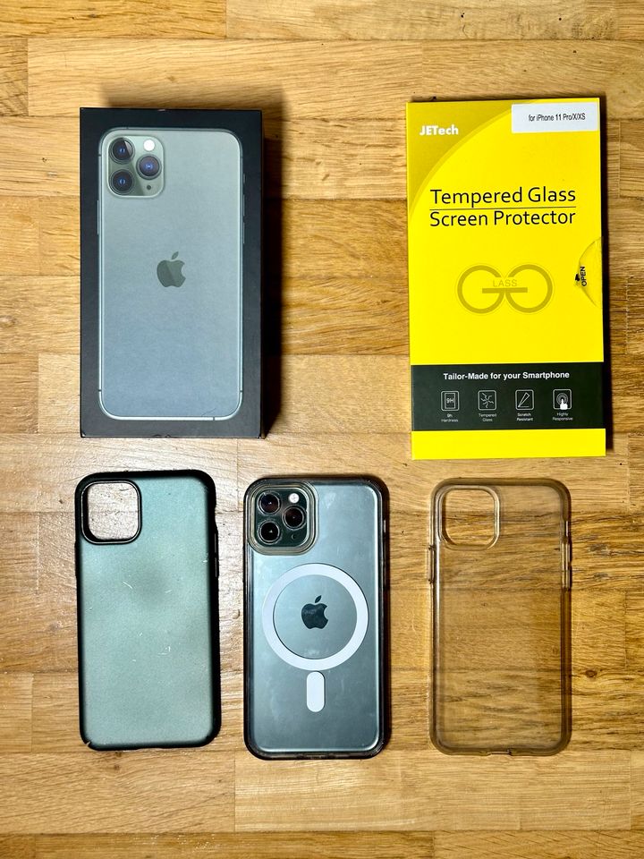 iPhone 11 Pro [TAUSCH] + PRIVACY Panzerglas + 2 Case + MagSafe in Unterhaching