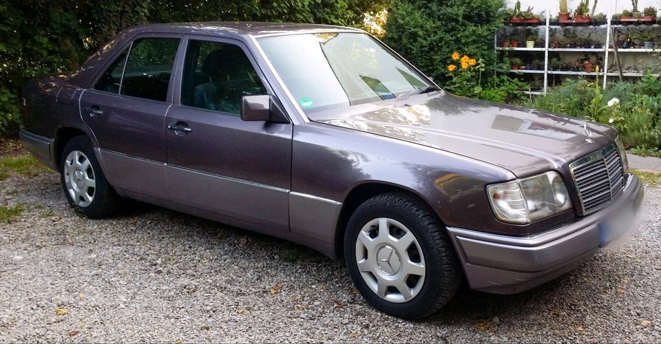 Mercedes-Benz E200 Autom. | ESD | 8x ber. | SHZ etc. | KEIN TÜV in Illertissen