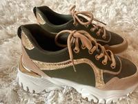 NEUE SNEAKER, GR. 39, GRÜN/ GOLD/ NUDE Niedersachsen - Vechelde Vorschau