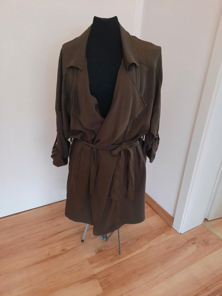 Cardigan Jacke leichter Mantel XXL 42 44 46 neuwertig grün in Frankfurt am Main